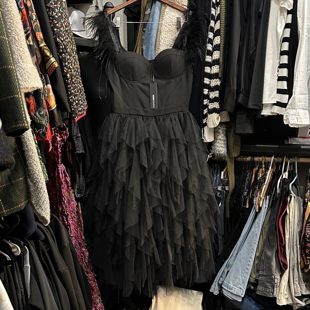 NWT FASHION NOVA Elegant Black Ruffled Dress - Picture 3 of 6